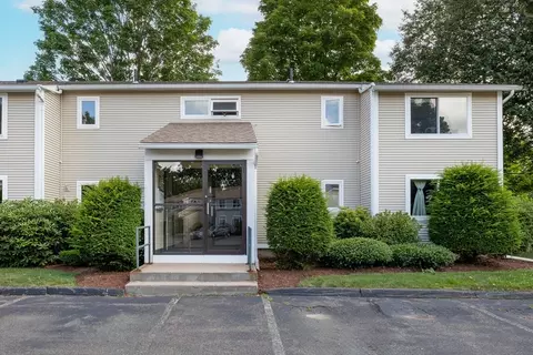 14 Arbor Way #D, Holyoke, MA 01040
