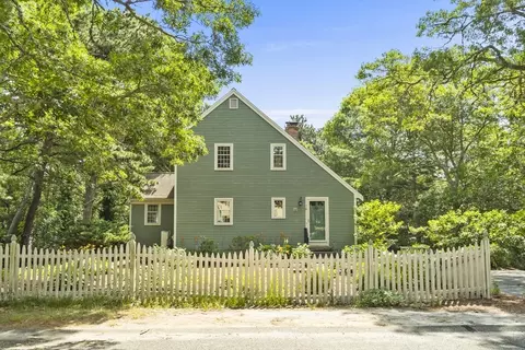 10 Devonshire Ln, Dennis, MA 02660