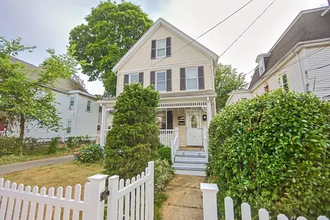 37 Neponset Ave, Hyde Park, MA 02136
