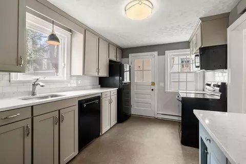 86 June St, Worcester, MA 01602 photo 3