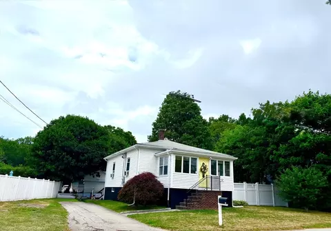24 County St, Mansfield, MA 02048