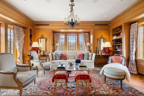 Living - 4 Willow Rd, Weston, MA 02493 photo 4 of 5