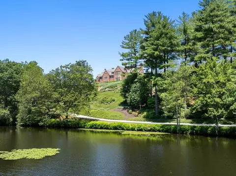 View/Area - 4 Willow Rd, Weston, MA 02493 photo 1 of 2