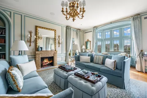 Living - 4 Willow Rd, Weston, MA 02493 photo 1 of 5