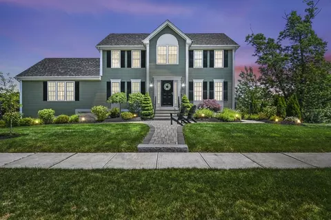 5 Autumn Gate Cir, Millbury, MA 01527