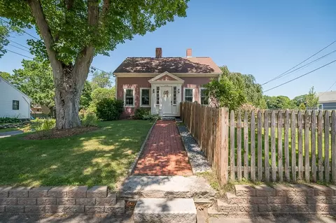 425 Main St, Groveland, MA 01834