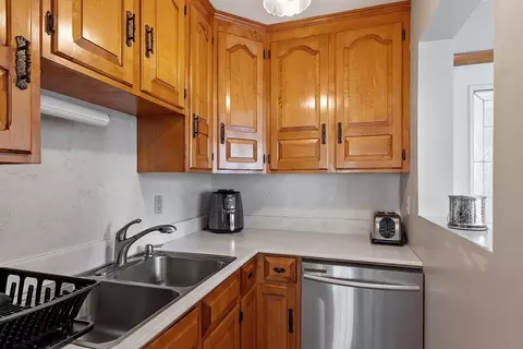 97 South St, Ware, MA 01082 photo 8