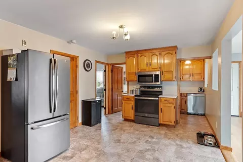 97 South St, Ware, MA 01082 photo 7