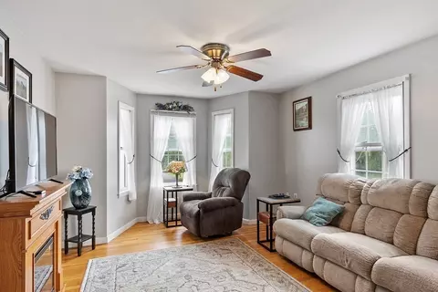 97 South St, Ware, MA 01082 photo 10