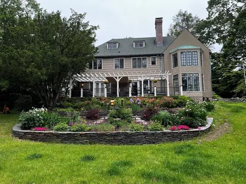 455 Puritan Rd, Swampscott, MA 01907