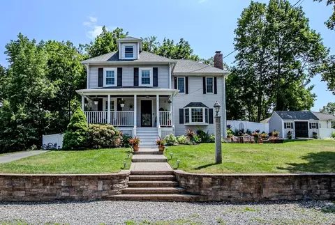 3 Topping Rd, Andover, MA 01810