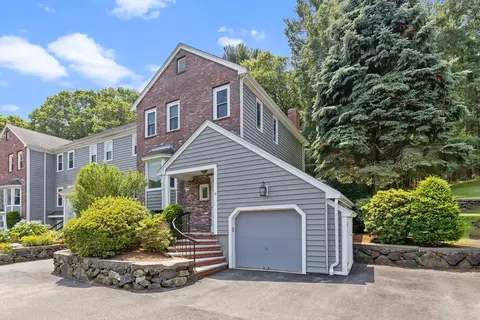 84 Walpole St #5D, Canton, MA 02021