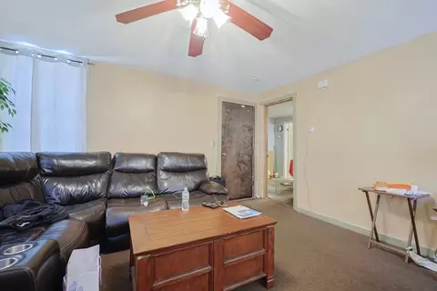 84 Chatham St, Worcester, MA 01609 photo 3