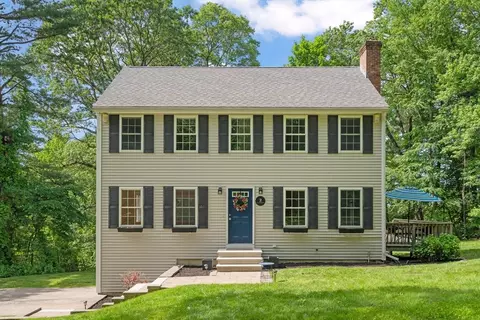 2 Thorndike Ave, Merrimac, MA 01860