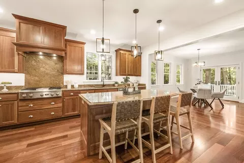 245 East St, Lexington, MA 02420