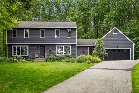 92 Townsend St, Pepperell, MA 01463