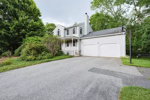 4 Rainbow Dr, Medway, MA 02053
