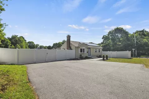 Exterior - 116 Mill St, Randolph, MA 02368 photo 5 of 8