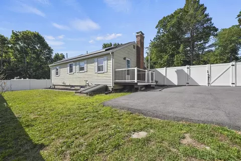 Exterior - 116 Mill St, Randolph, MA 02368 photo 6 of 8