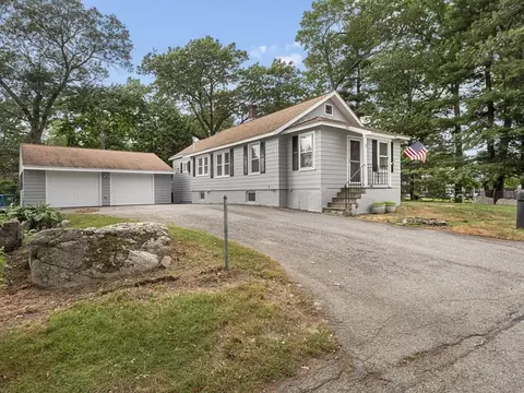 5 D Errico Ave, Billerica, MA 01821
