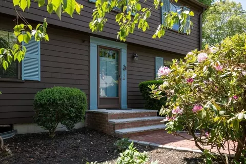 5 Cape Cod Ln, Hingham, MA 02043 photo 4