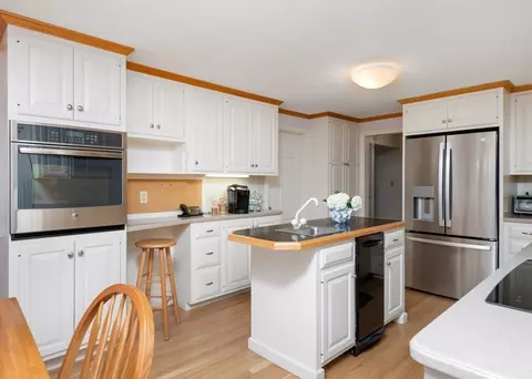 5 Cape Cod Ln, Hingham, MA 02043 photo 10