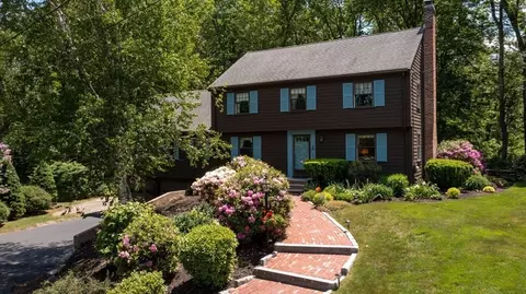 5 Cape Cod Ln, Hingham, MA 02043