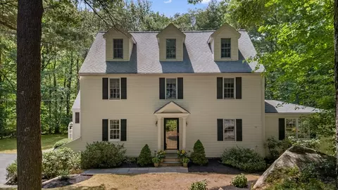 50 W Elm St, Hopkinton, MA 01748