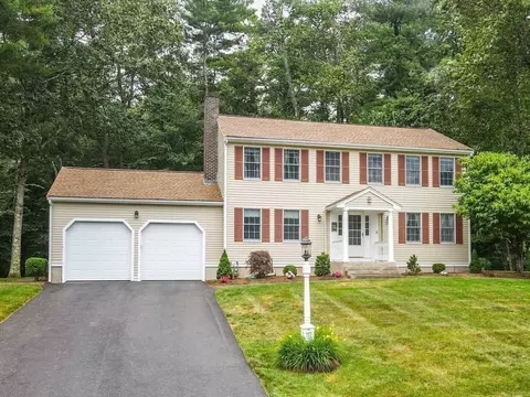 7 Trafalgar Ln, Walpole, MA 02081