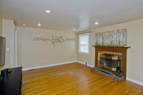 27 Michael St, Springfield, MA 01129 photo 11