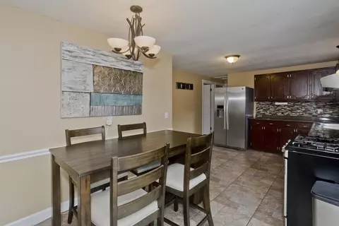 27 Michael St, Springfield, MA 01129 photo 7