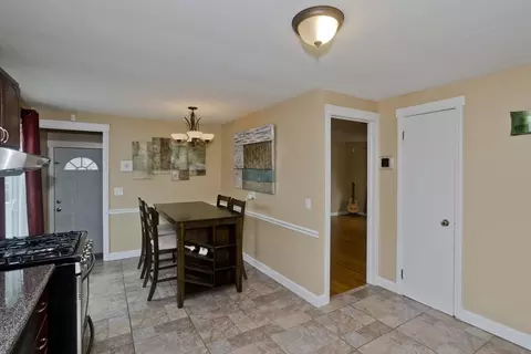 27 Michael St, Springfield, MA 01129 photo 8