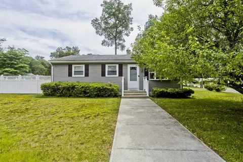 27 Michael St, Springfield, MA 01129