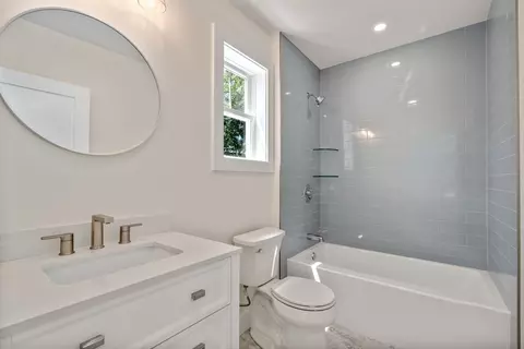 Bath - 71 Webster St, Needham, MA 02494 photo 5 of 8