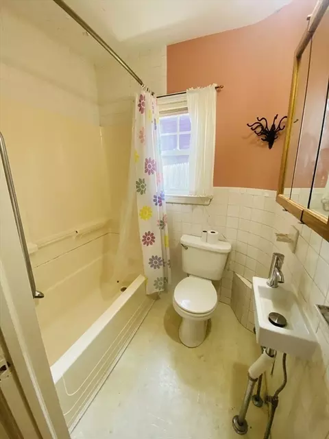 4 Gerry St, Marblehead, MA 01945 photo 17