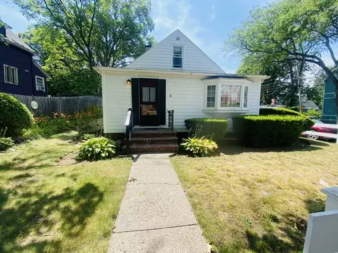4 Gerry St, Marblehead, MA 01945 photo 2