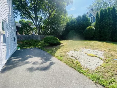 4 Gerry St, Marblehead, MA 01945 photo 3