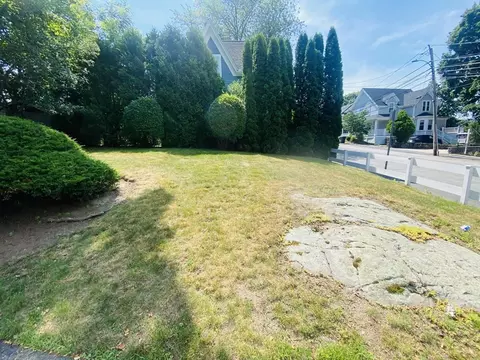 4 Gerry St, Marblehead, MA 01945 photo 4