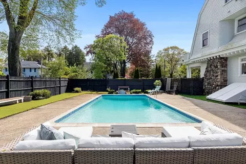 Exterior - 20 Eulow St, Swampscott, MA 01907 photo 2 of 8