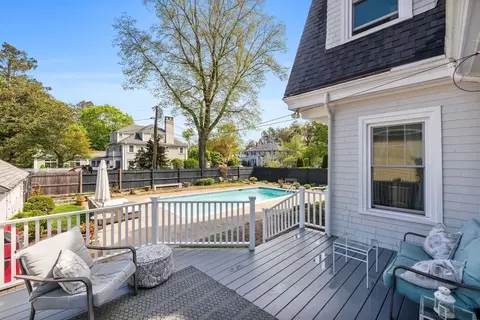 Exterior - 20 Eulow St, Swampscott, MA 01907 photo 4 of 8