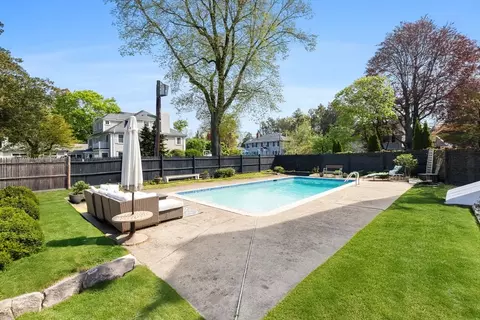 Exterior - 20 Eulow St, Swampscott, MA 01907 photo 3 of 8