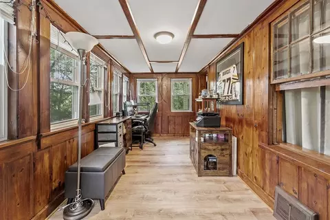 Entry Way - 1010 S Athol Rd, Athol, MA 01331 photo 5 of 6