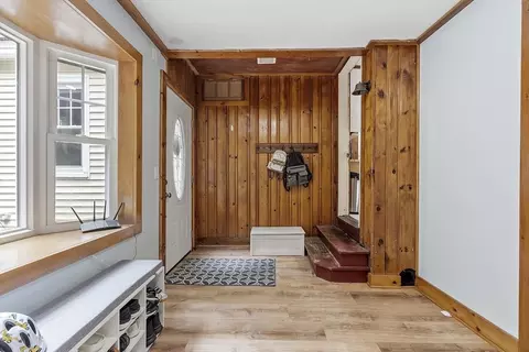 Entry Way - 1010 S Athol Rd, Athol, MA 01331 photo 2 of 6