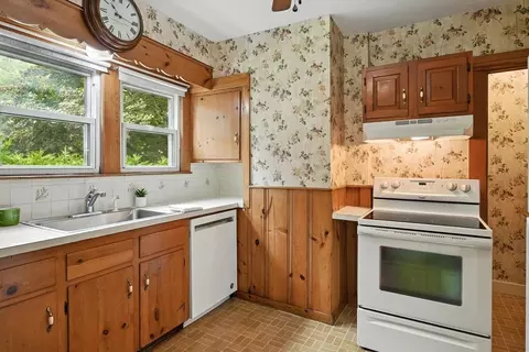 Kitchen - 36 Benz, Springfield, MA 01118 photo 2 of 5