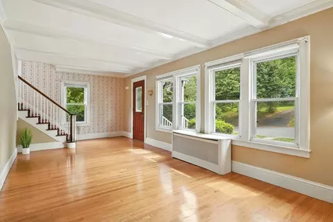 Living - 36 Benz, Springfield, MA 01118 photo 2 of 7