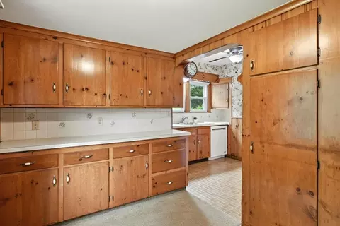 Kitchen - 36 Benz, Springfield, MA 01118 photo 5 of 5