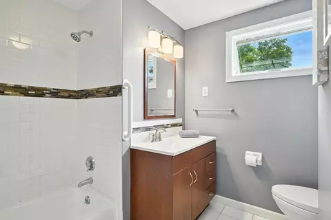 Bath - 36 Benz, Springfield, MA 01118 photo 1 of 1