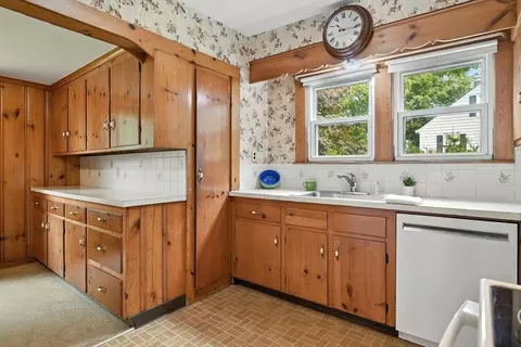 Kitchen - 36 Benz, Springfield, MA 01118 photo 3 of 5