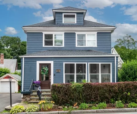 35 Central St, Middleton, MA 01949