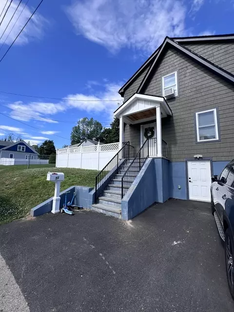 38 Rich St, Gardner, MA 01440